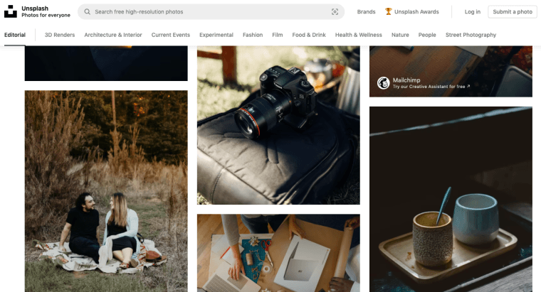 При использовании изображений с фотостока Unsplash указывать автора не обязательно.